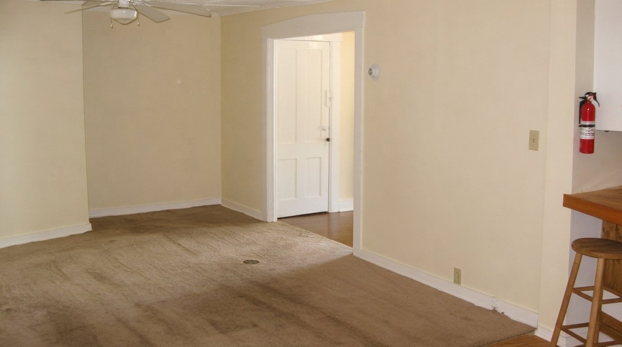 932 E Main St #B - Photo 4 of 5