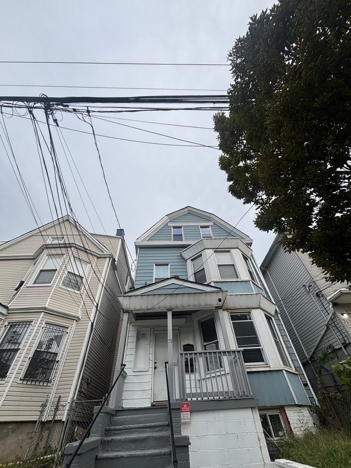 73 2nd St #1