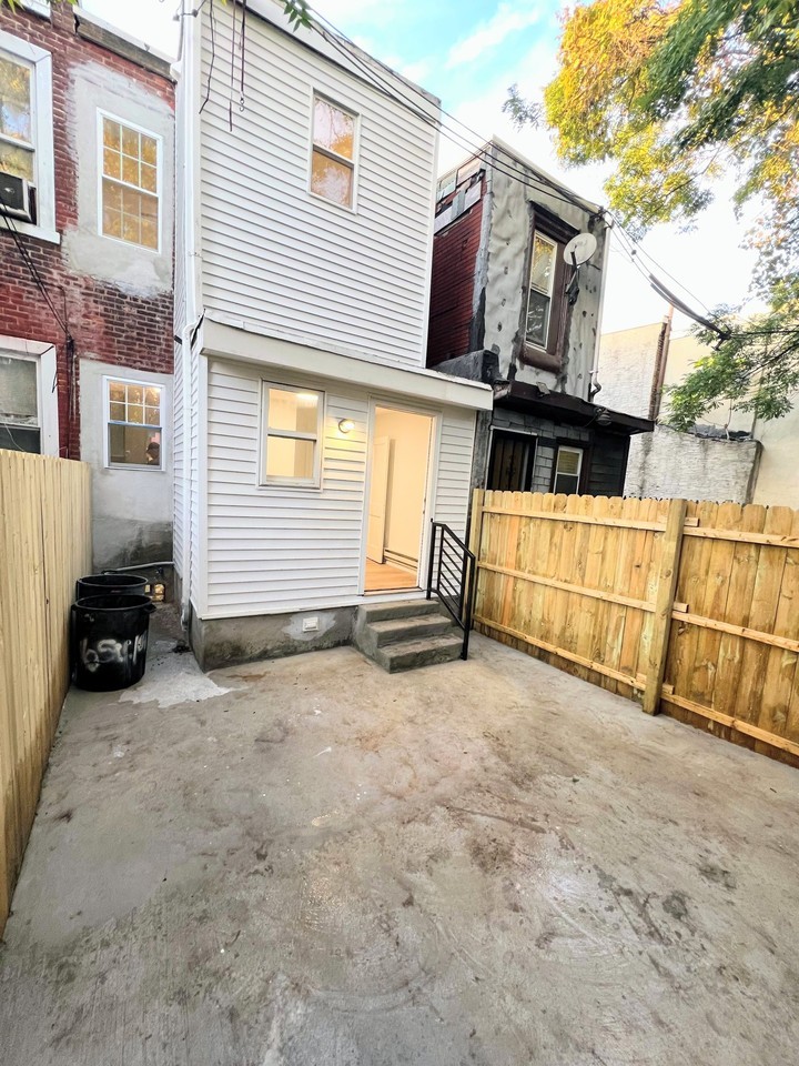 1624 Dounton St - Photo 5 of 16