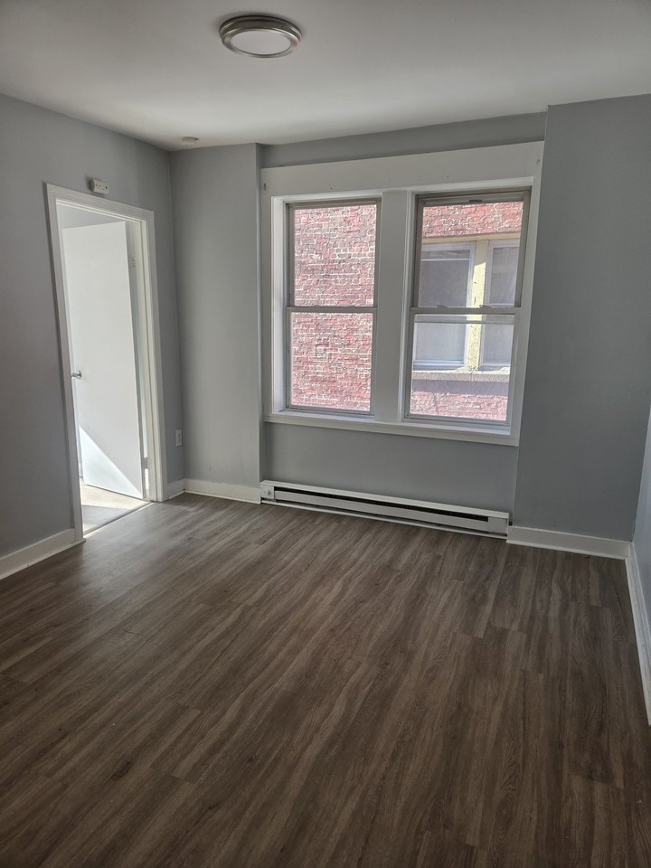 31 Whittier St #3 - Photo 3 of 9