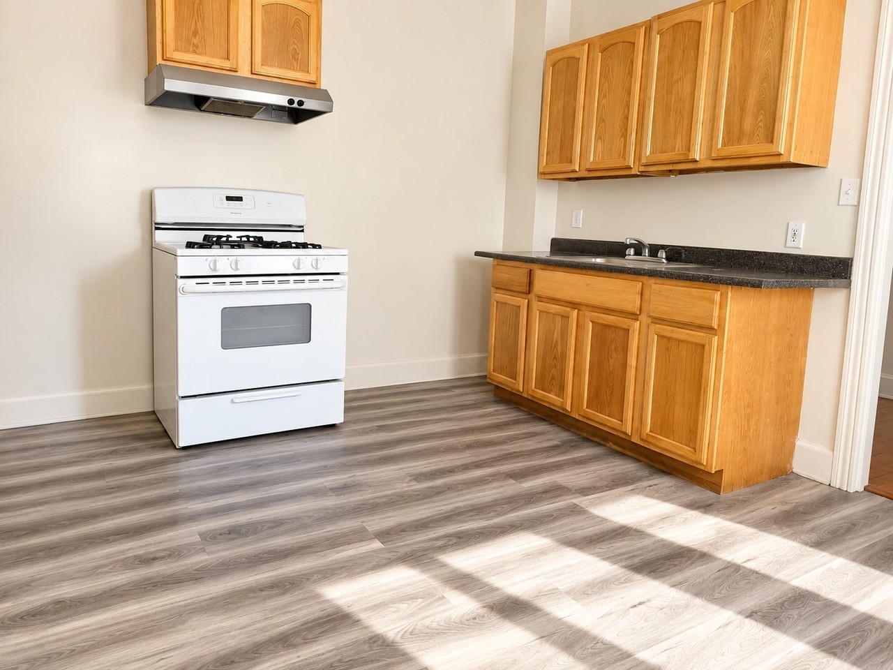 151 Hoffman Ave - Photo 3 of 20