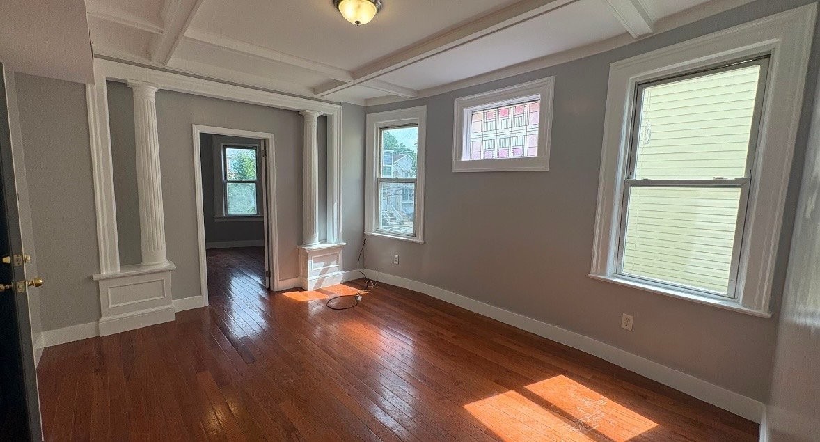 576 Hawthorne Ave #2 - Photo 5 of 11