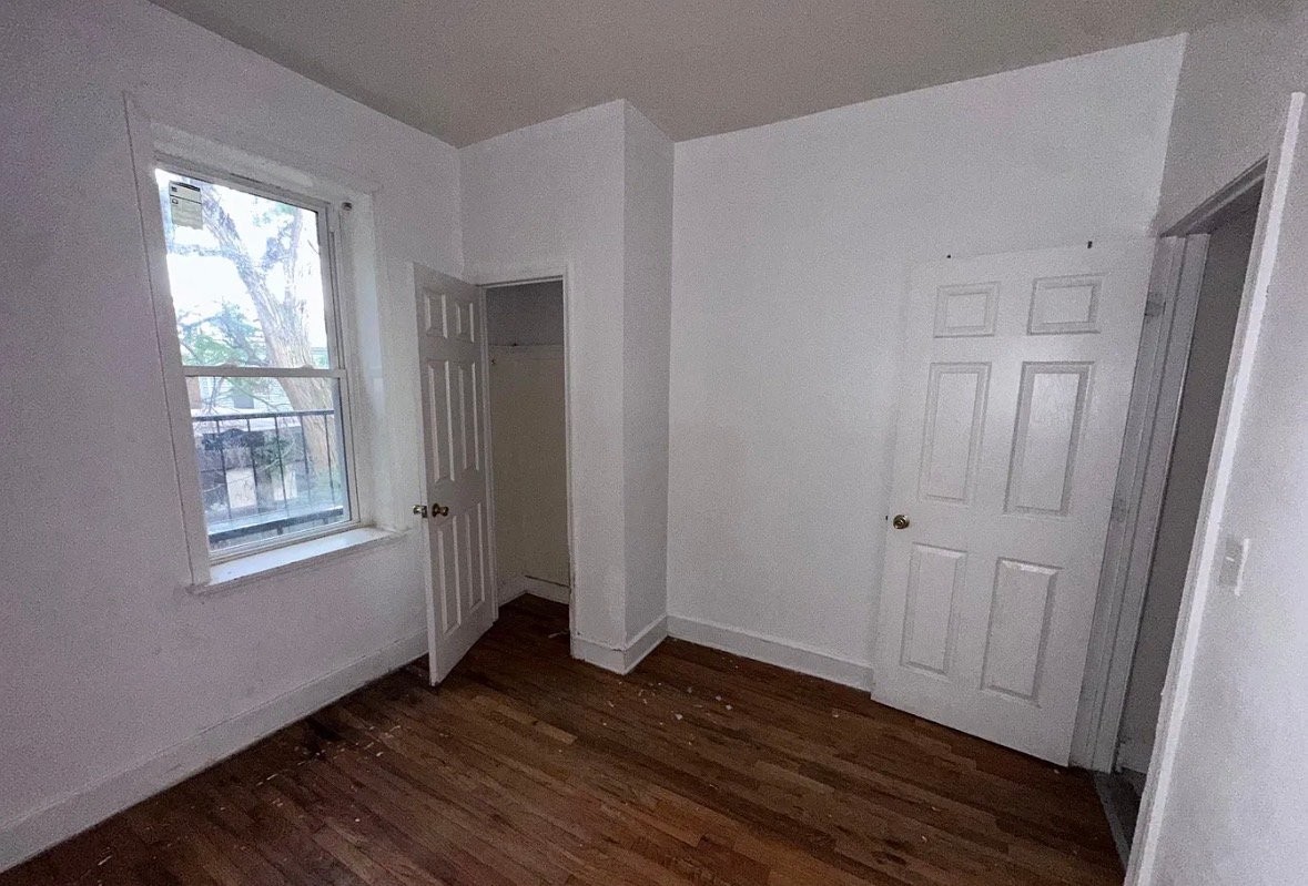 149 Wilkinson Ave #2L - Photo 4 of 10
