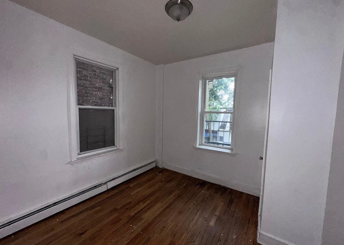 149 Wilkinson Ave #2L - Photo 5 of 10
