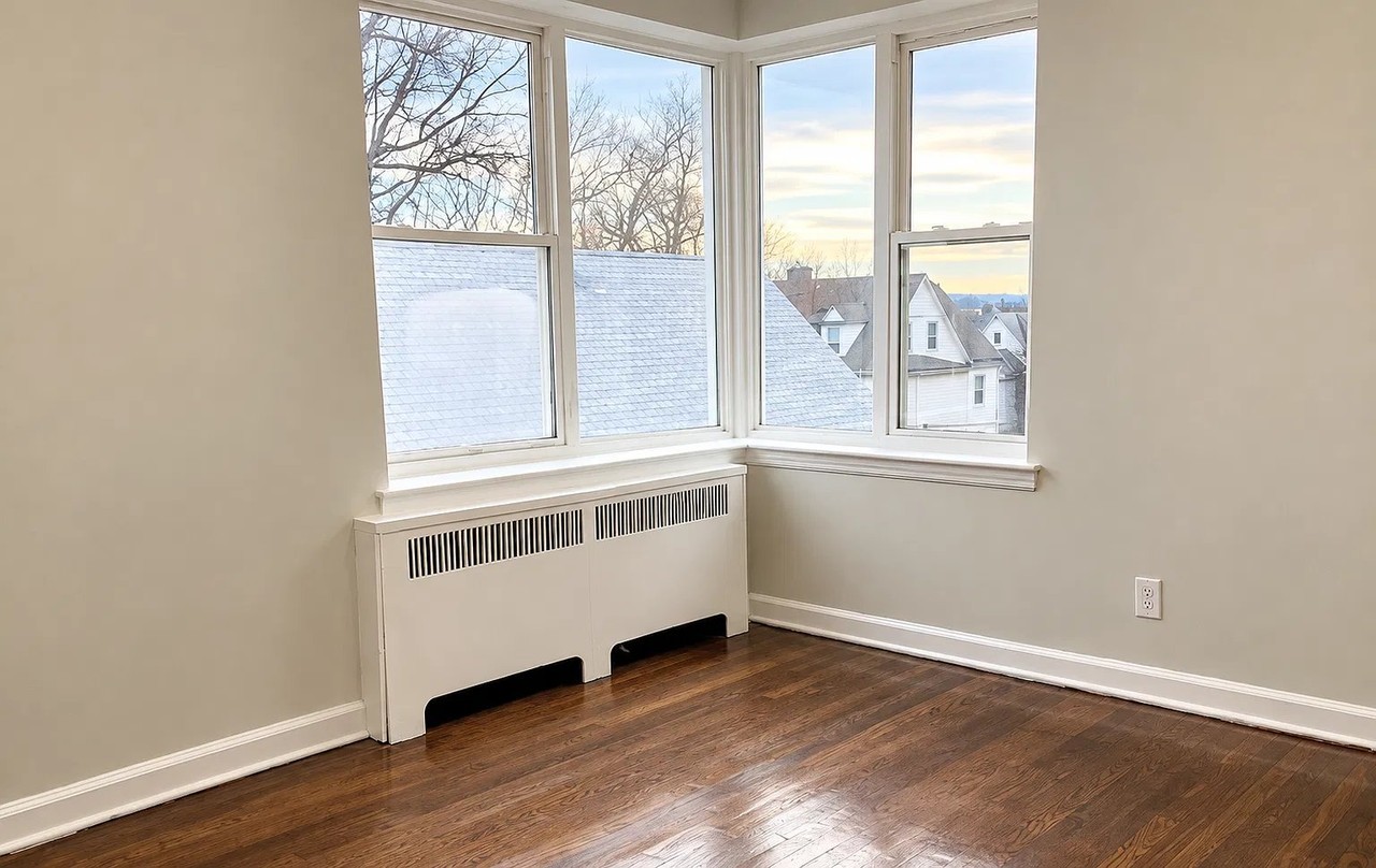 824 Avenue C #C2 - Photo 3 of 6