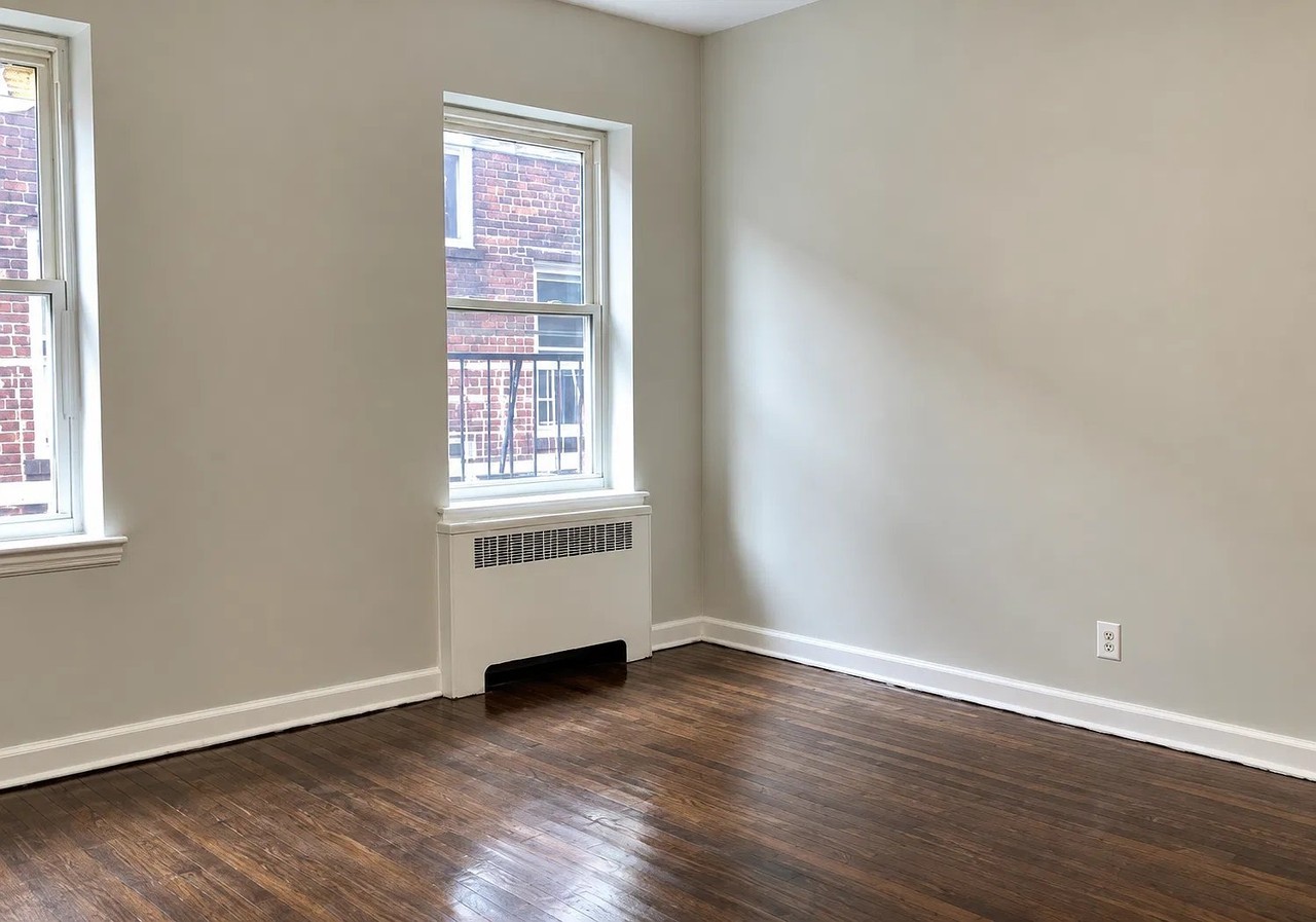 824 Avenue C #C2 - Photo 4 of 6