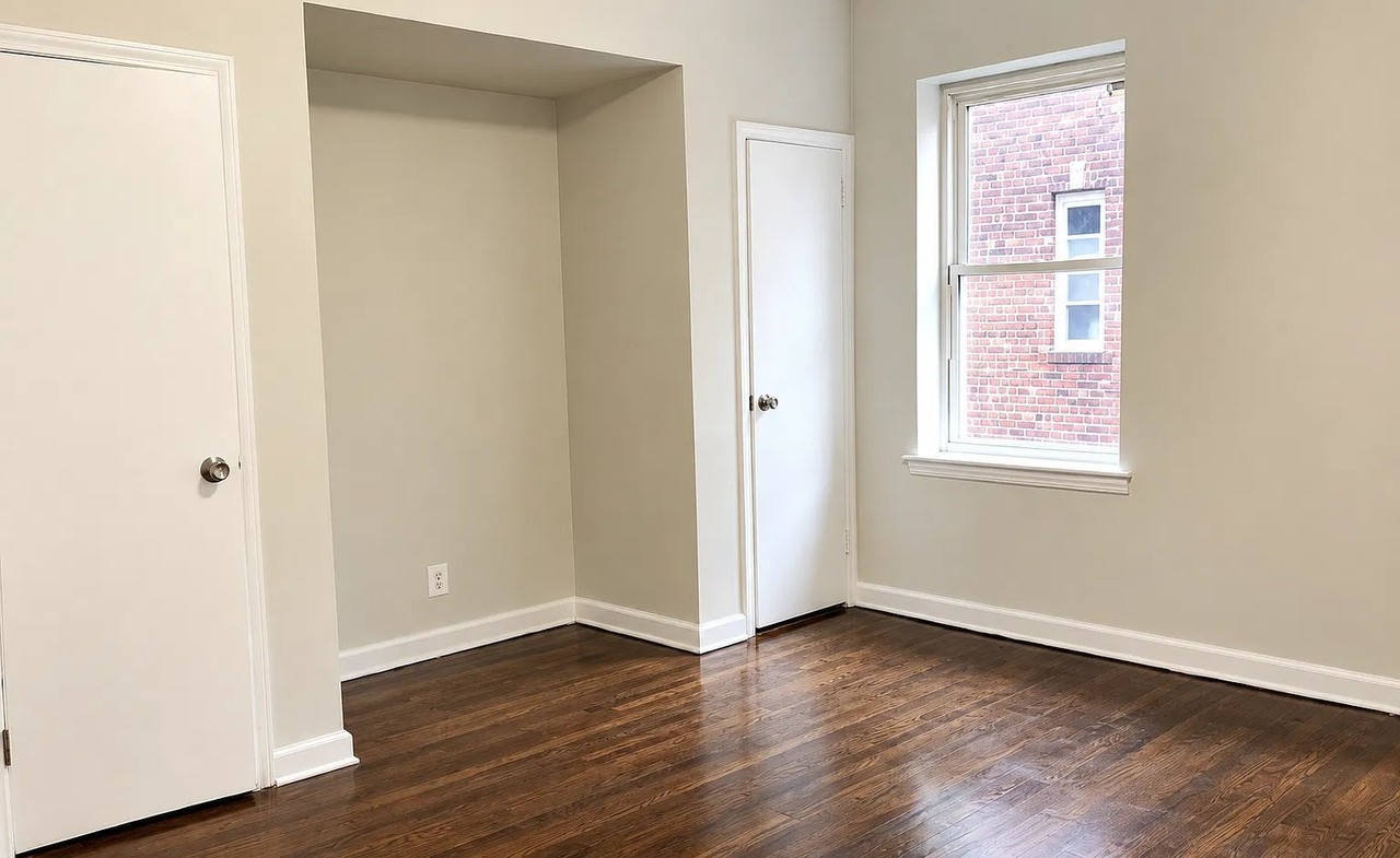 824 Avenue C #C2 - Photo 5 of 6