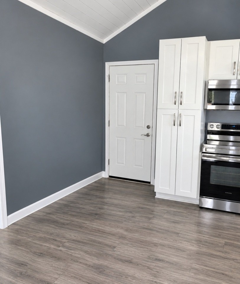 212 Edwards Ave - Photo 3 of 7