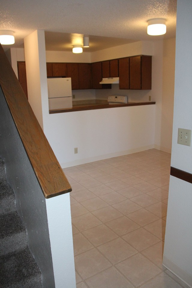 PILOT BUTTE TOWNHOMES - Photo 3 of 7