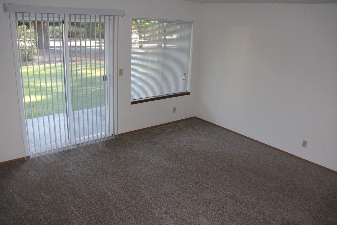 PILOT BUTTE TOWNHOMES - Photo 7 of 7
