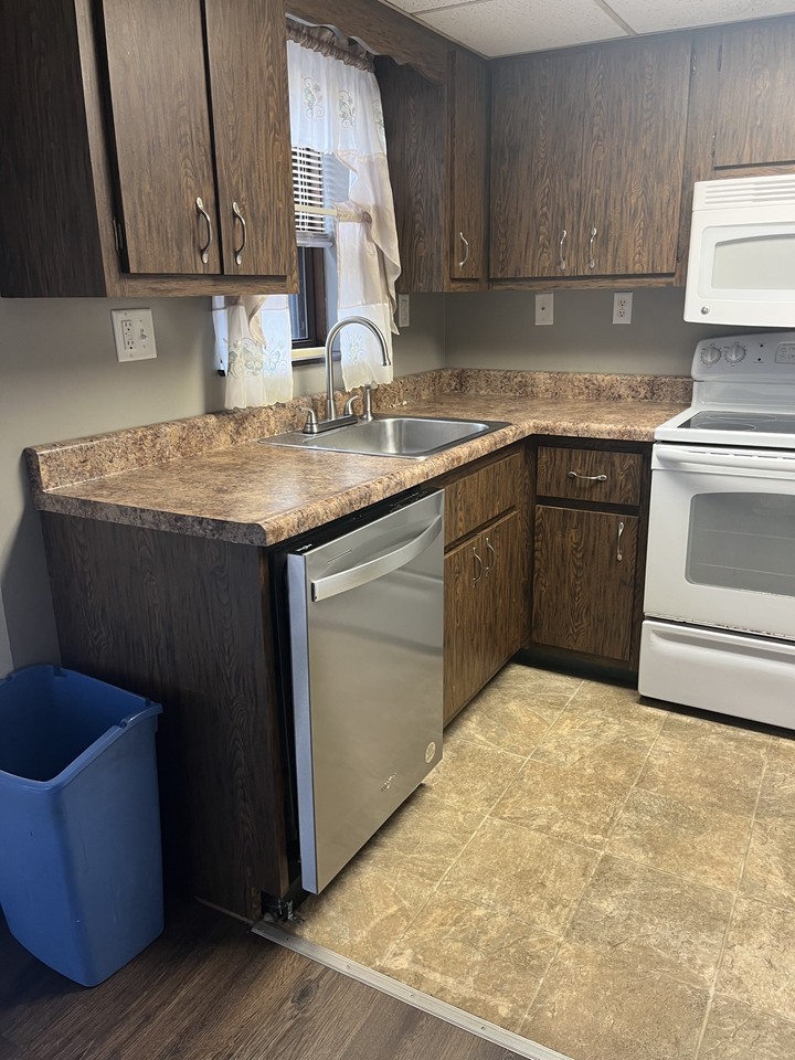 683-697 N. Water Street - Photo 2 of 17
