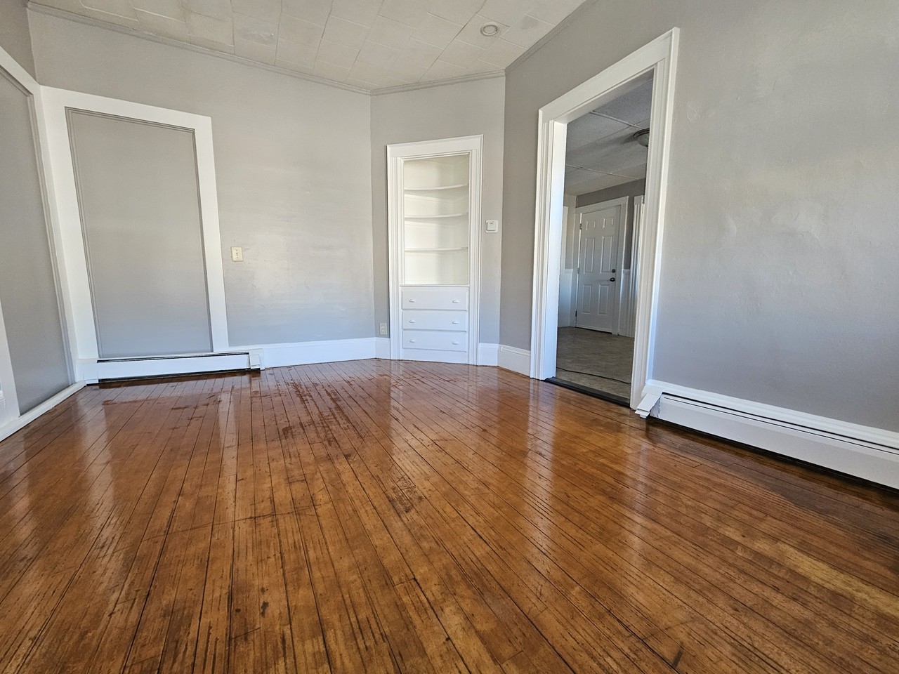 119 Newbury St - Photo 6 of 7