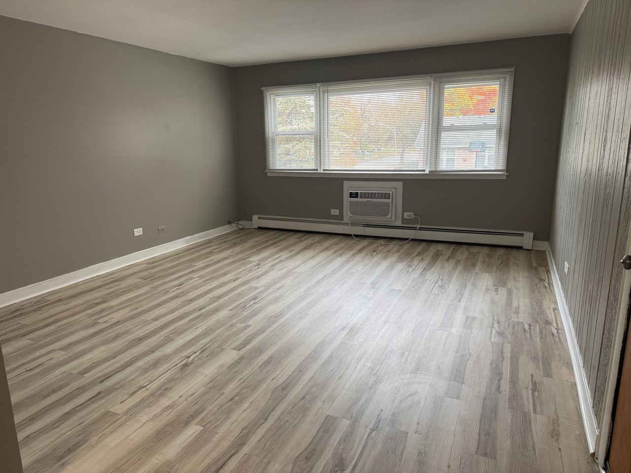 Lindenwood 4316-4336 LLC - Photo 2 of 5