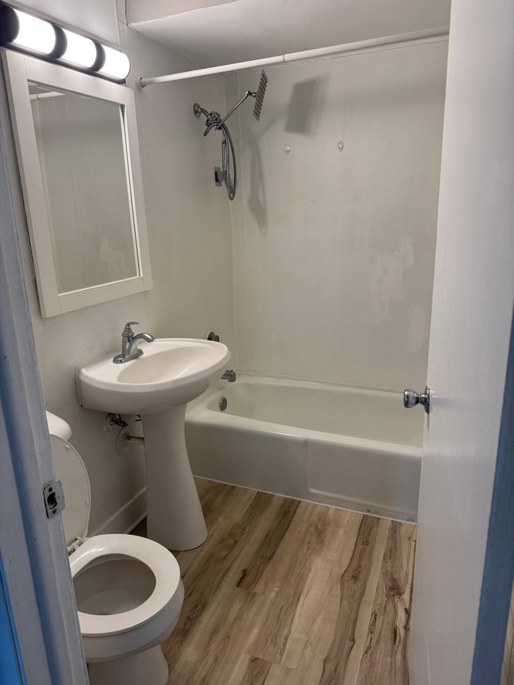 Lindenwood 4316-4336 LLC - Photo 3 of 5