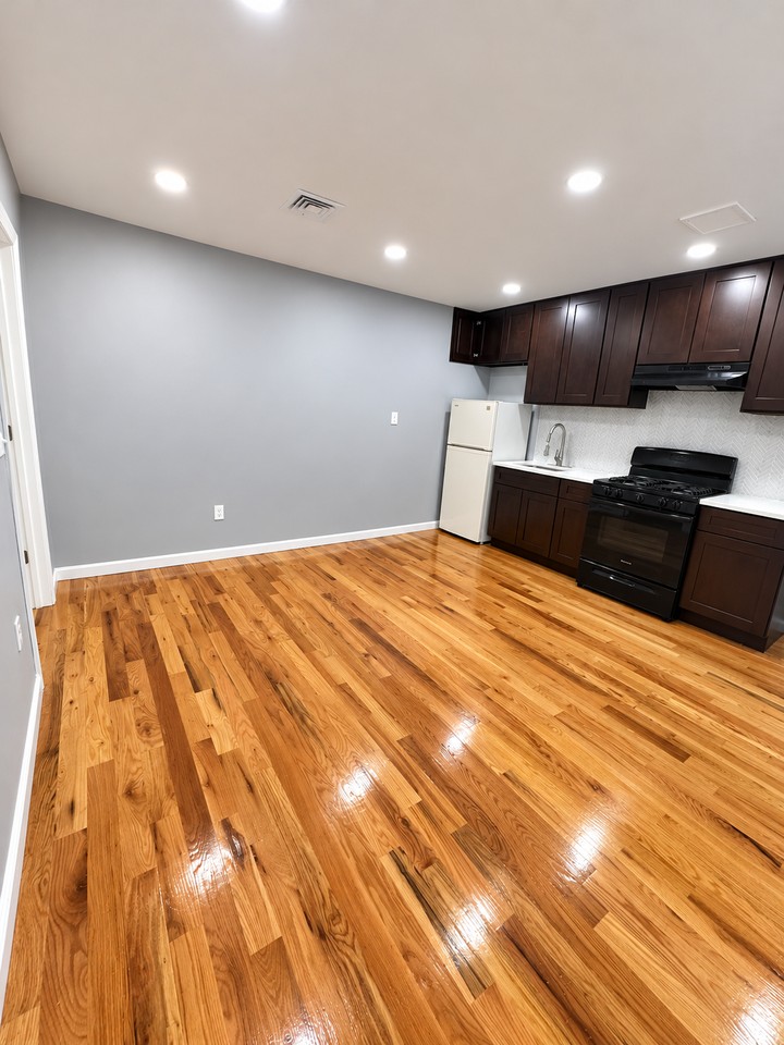 311-323 Clinton Avenue - Photo 2 of 8
