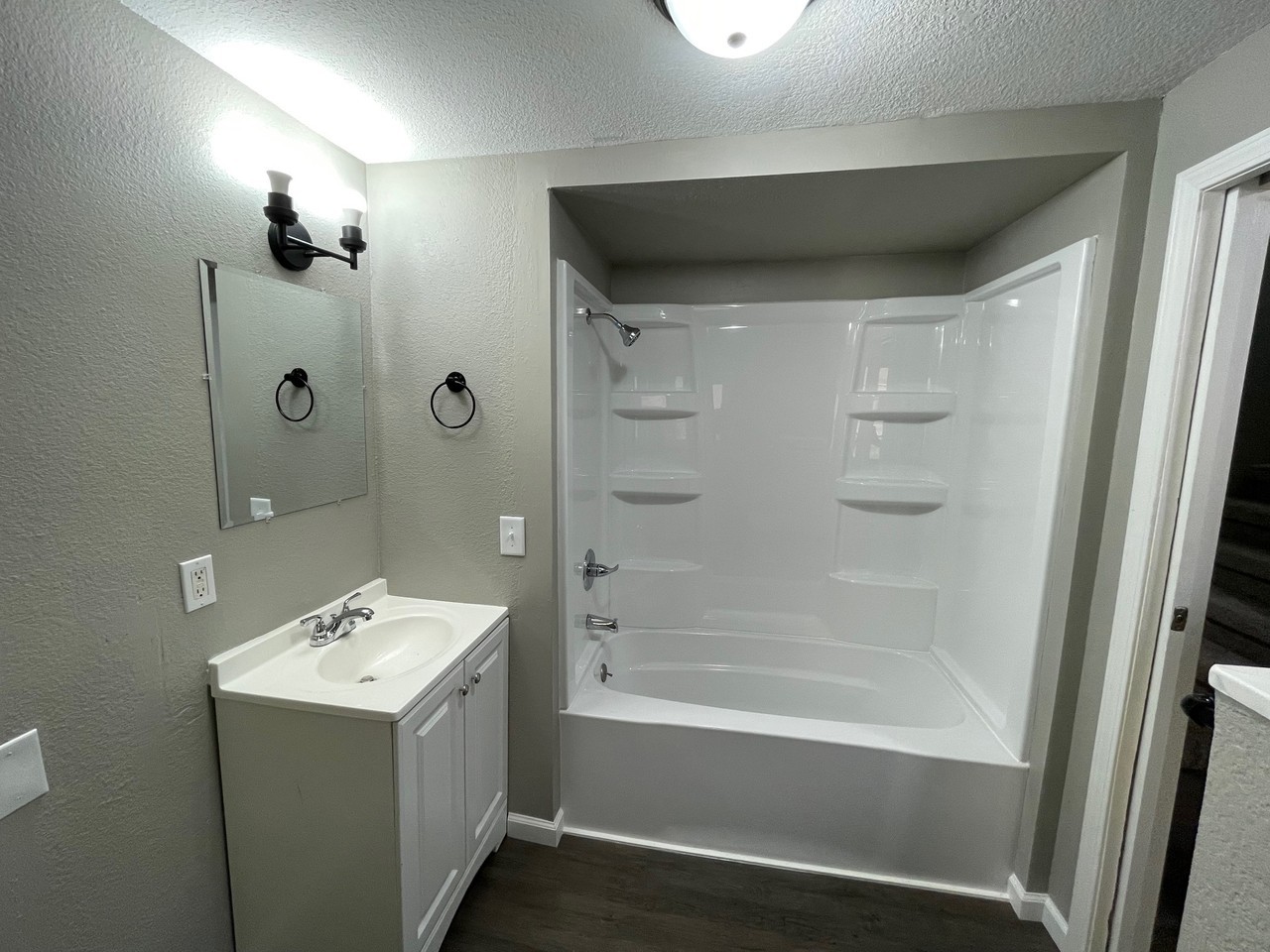 514 W 6th St #1 - Photo 6 of 21