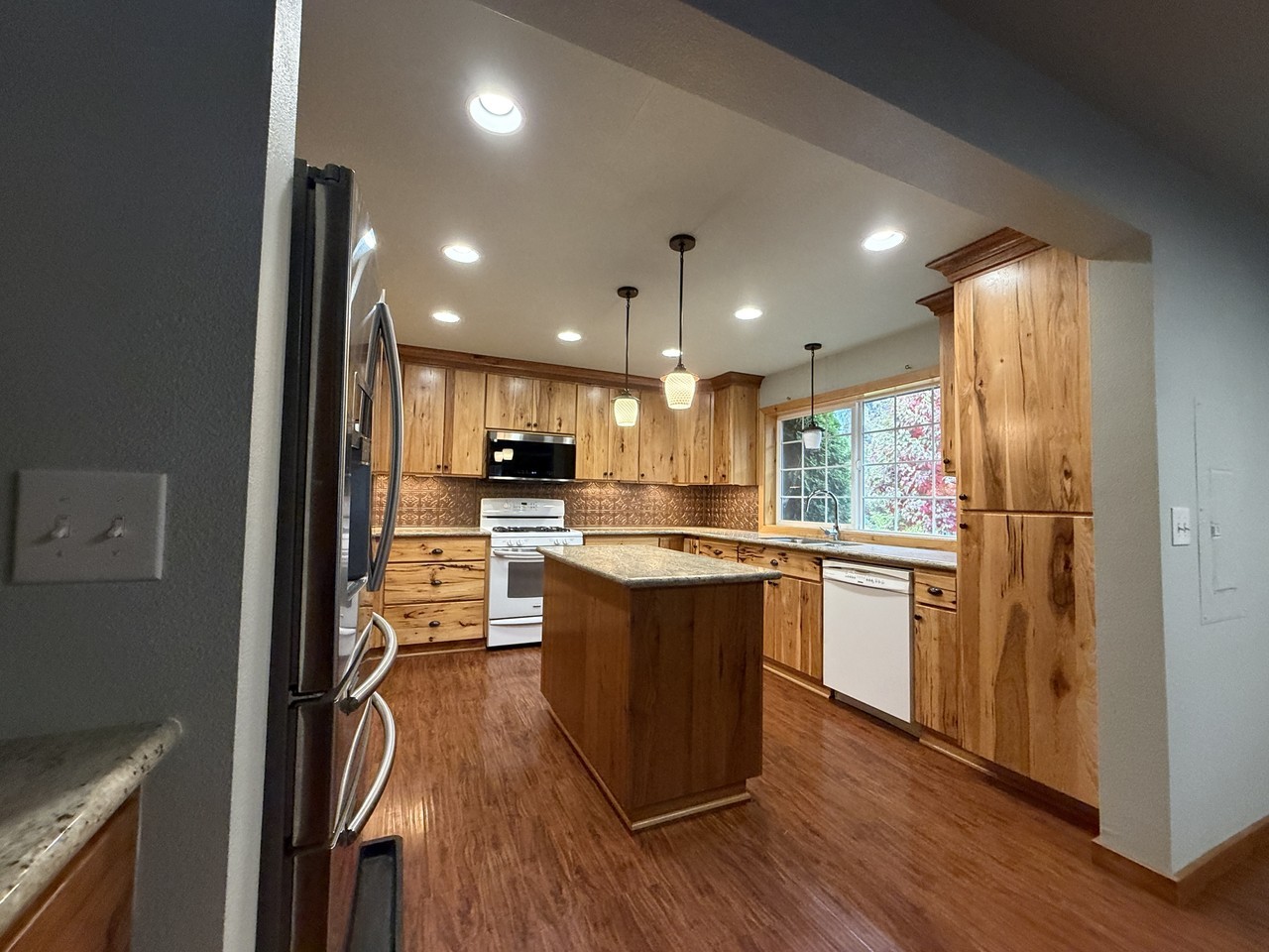 418 Koons St #1 - Photo 3 of 30