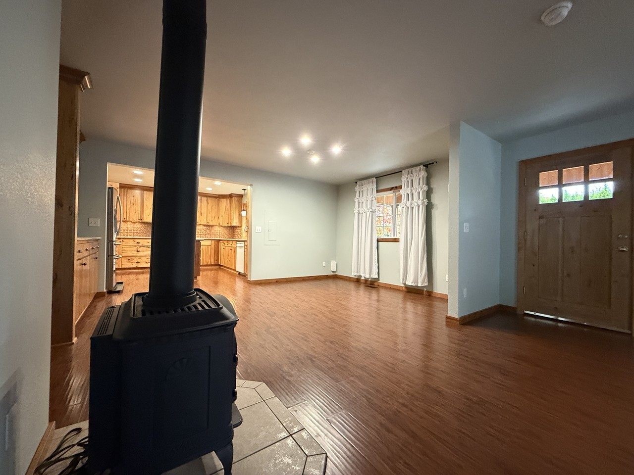 418 Koons St #1 - Photo 4 of 30