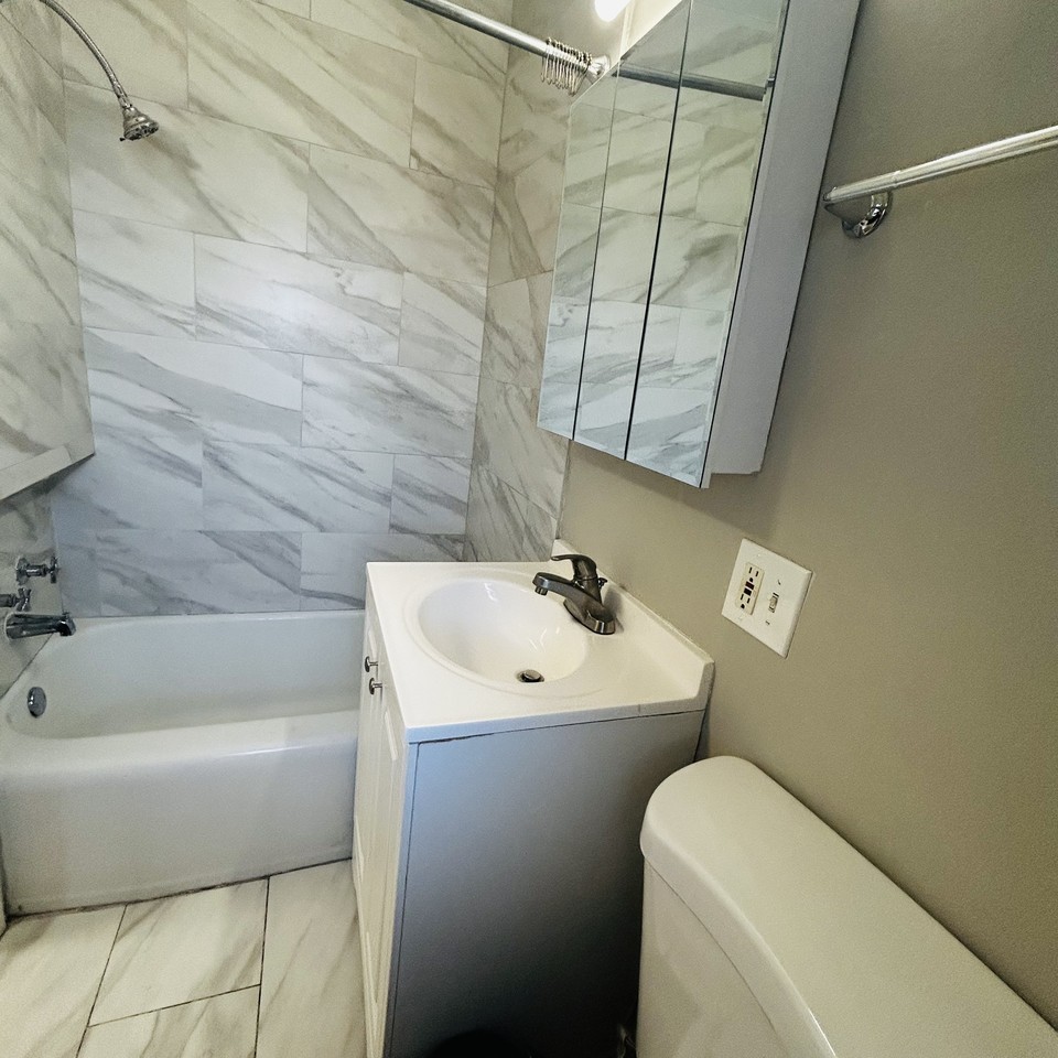 4714 West Byron- 4714-2R #4714-2R - Photo 7 of 22
