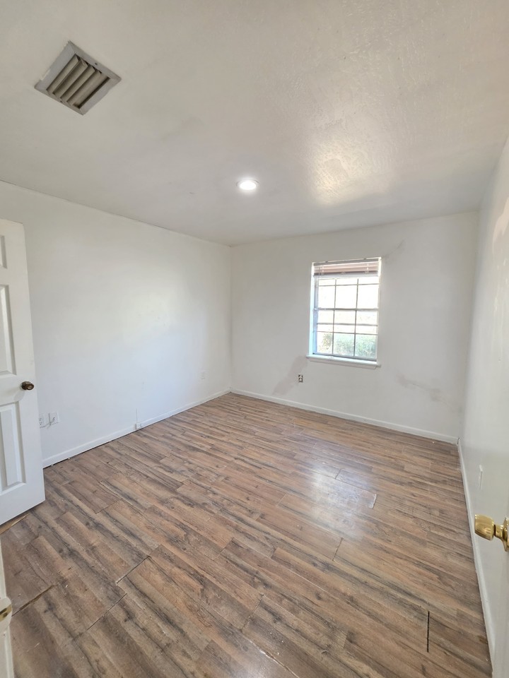 419 Hacienda Ave #1 - Photo 6 of 11
