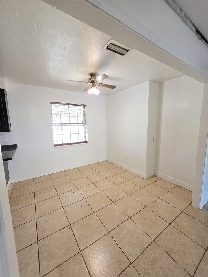 419 Hacienda Ave #1 - Photo 7 of 11