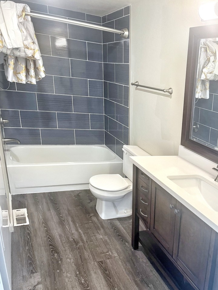 3238 Aquarius Cir #1 - Photo 5 of 10