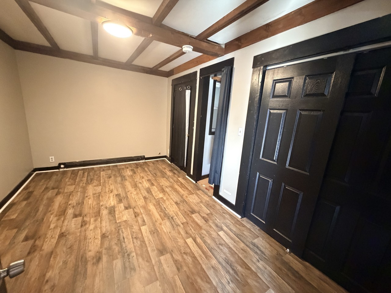 16 Oriole St #16-1 - Photo 2 of 8