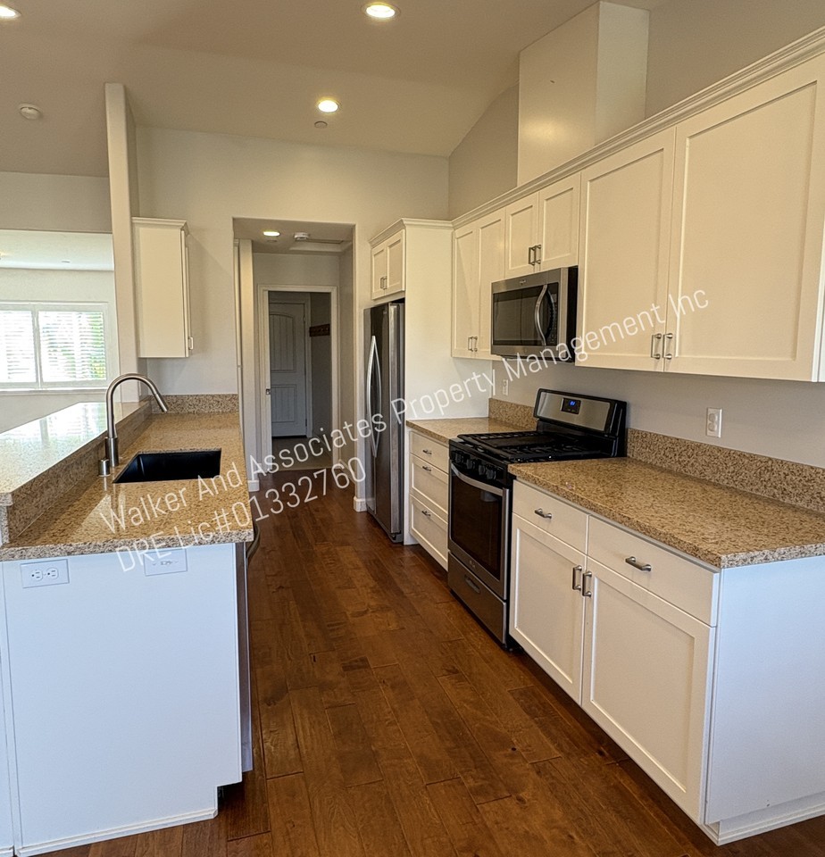 803 Rain Tree Ct #1 - Photo 6 of 32