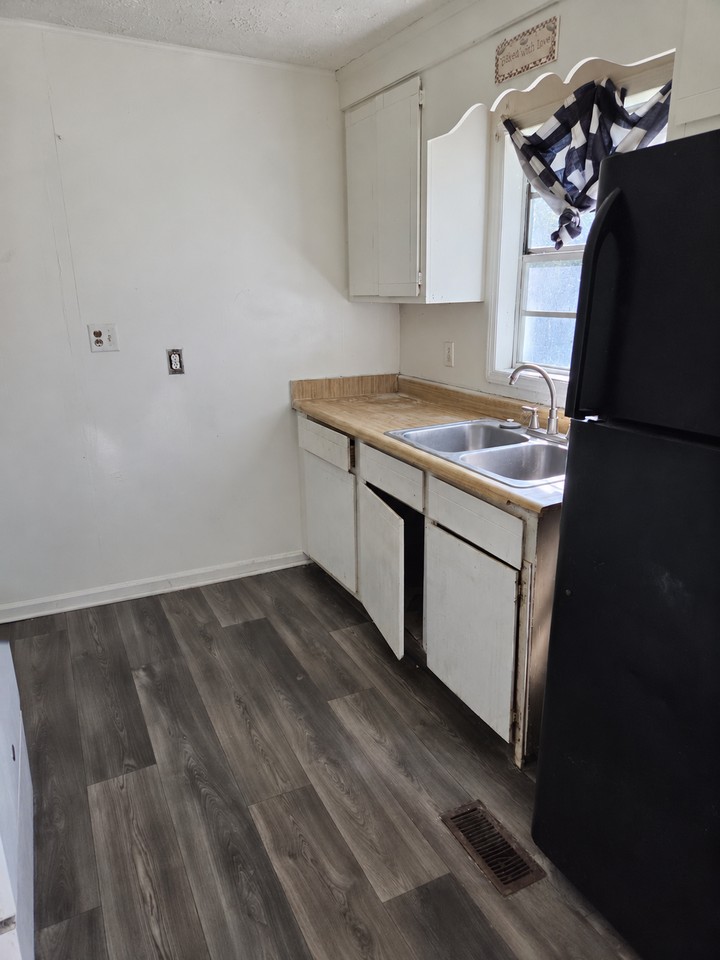 139 Sage St #1 - Photo 4 of 10