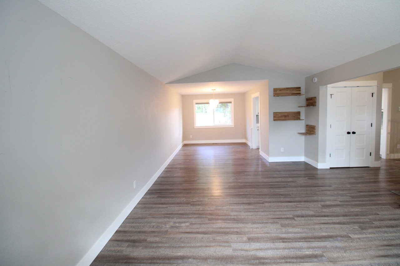 16410 Se Oakhurst Ct #1 - Photo 5 of 35