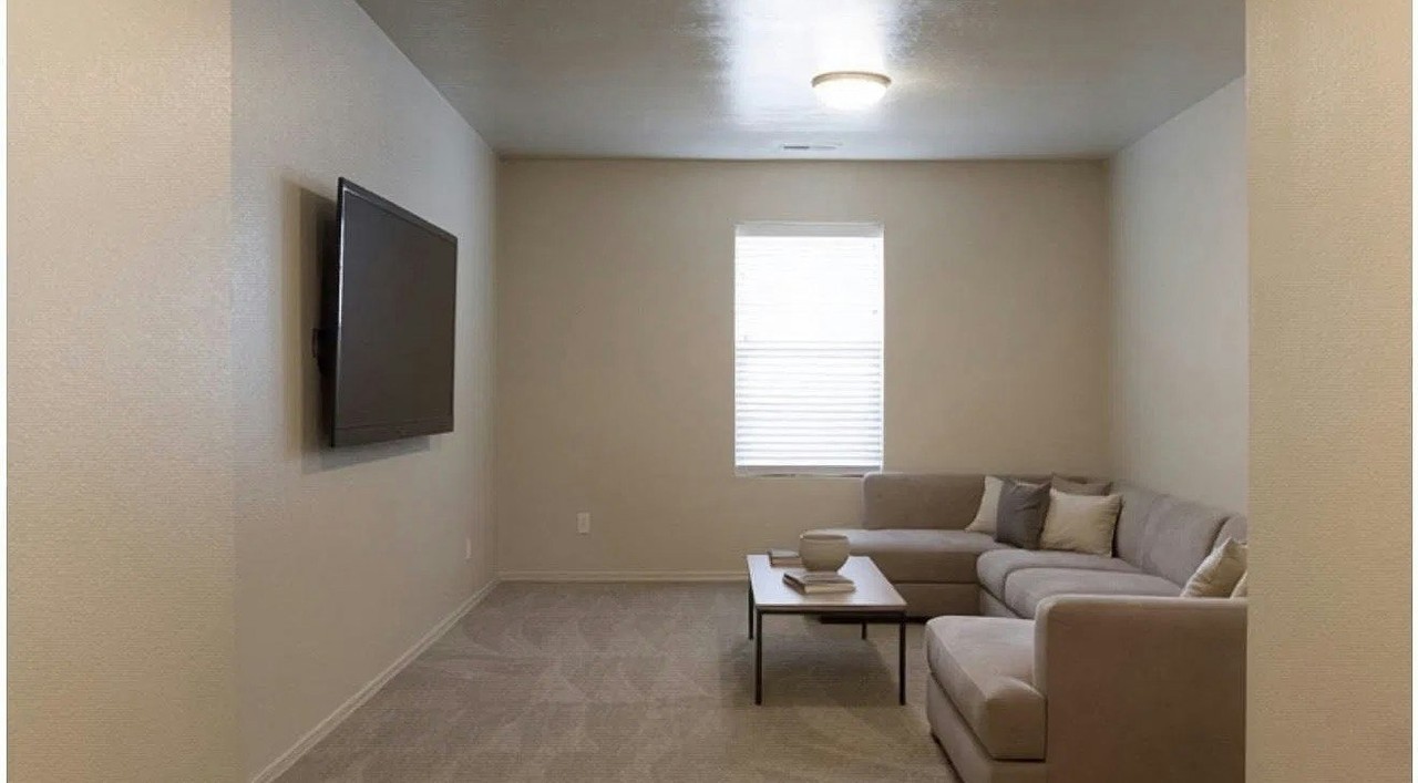 1520 W Atacama Drive - Photo 2 of 11