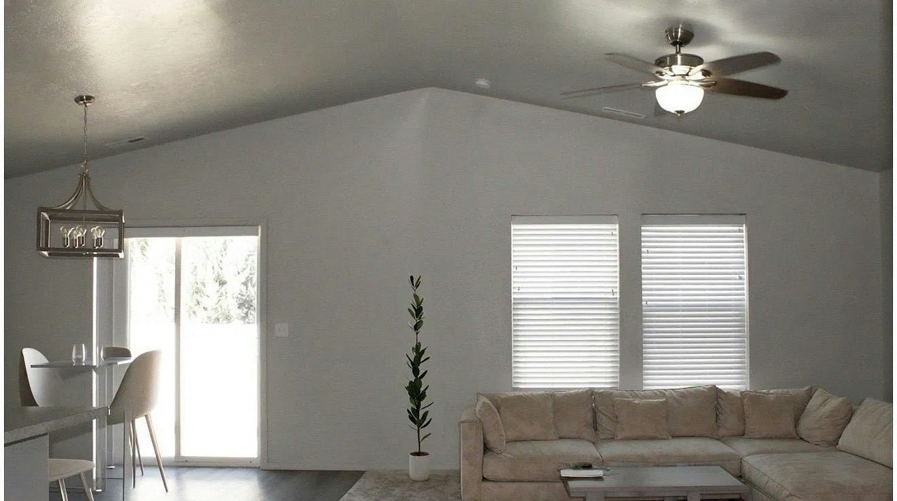 1520 W Atacama Drive - Photo 3 of 11