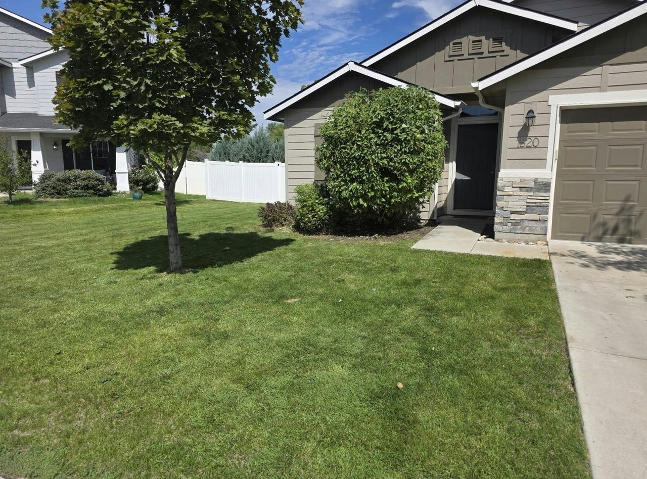 1520 W Atacama Drive - Photo 4 of 11