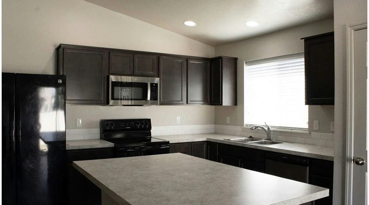 1520 W Atacama Drive - Photo 6 of 11