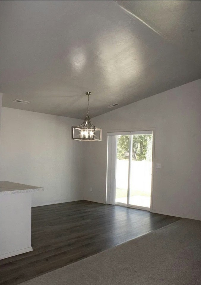 1520 W Atacama Drive - Photo 7 of 11