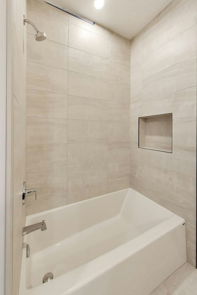 3645 South Michigan Avenue, Unit 1N - Photo 4 of 29