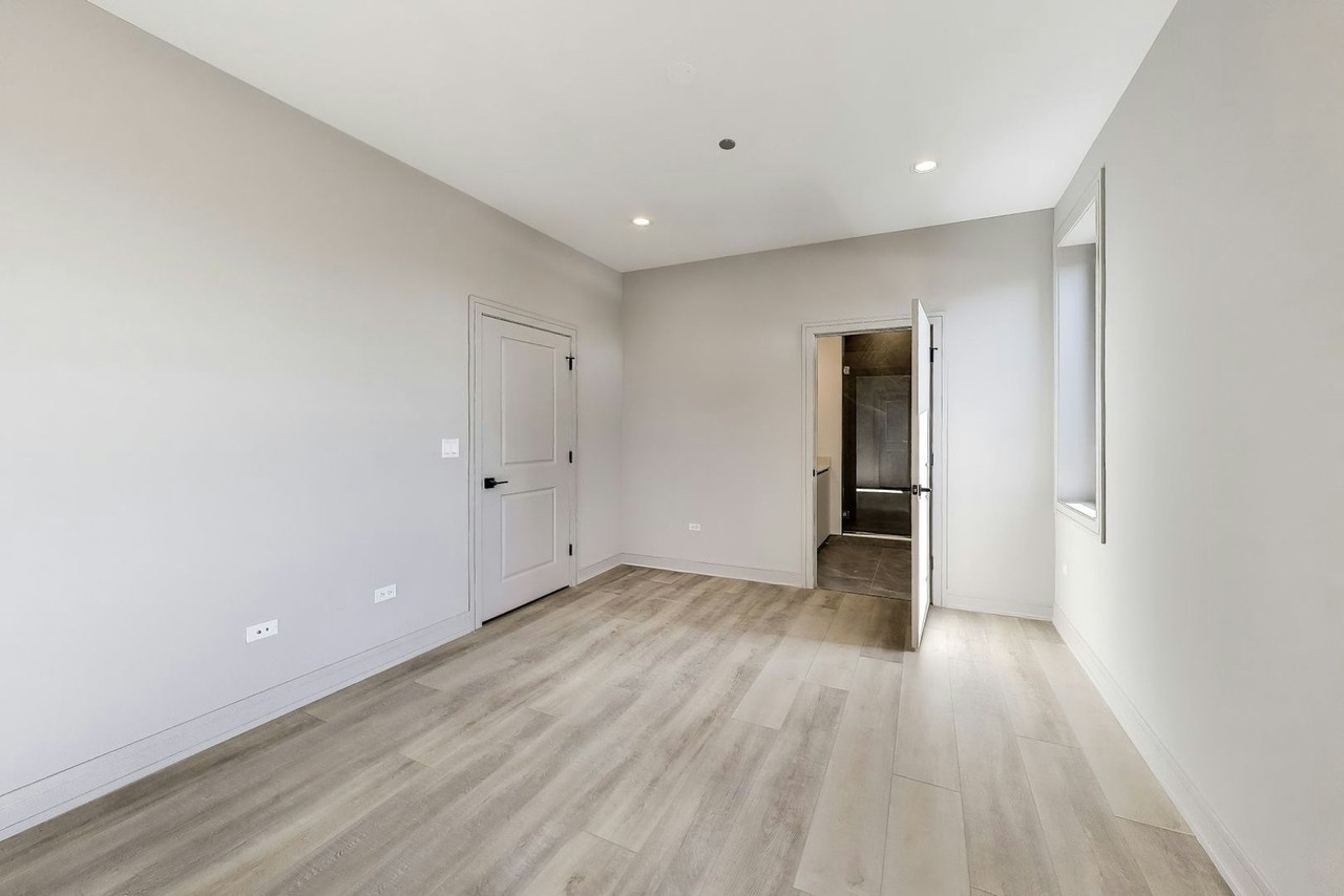 3645 South Michigan Avenue, Unit 1N - Photo 5 of 29