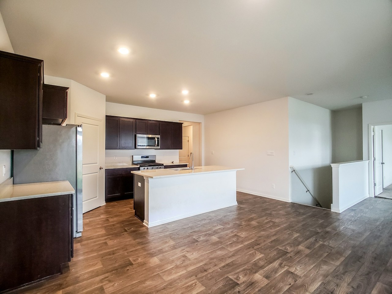 7600 West 105th Place - Photo 5 of 14