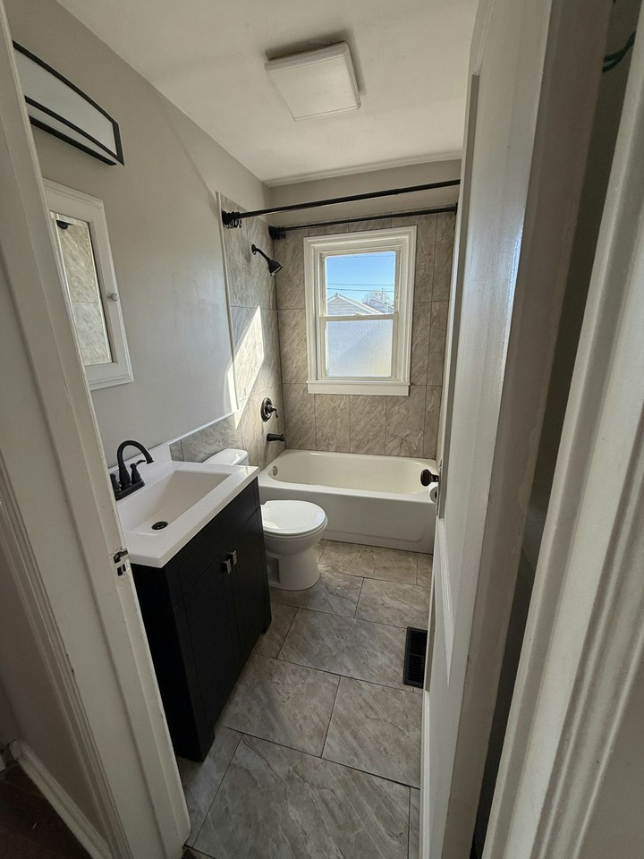 524 Maryland Avenue - Photo 7 of 12