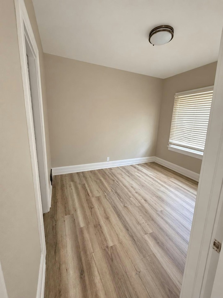 2128 West Atkinson Avenue - Photo 4 of 7
