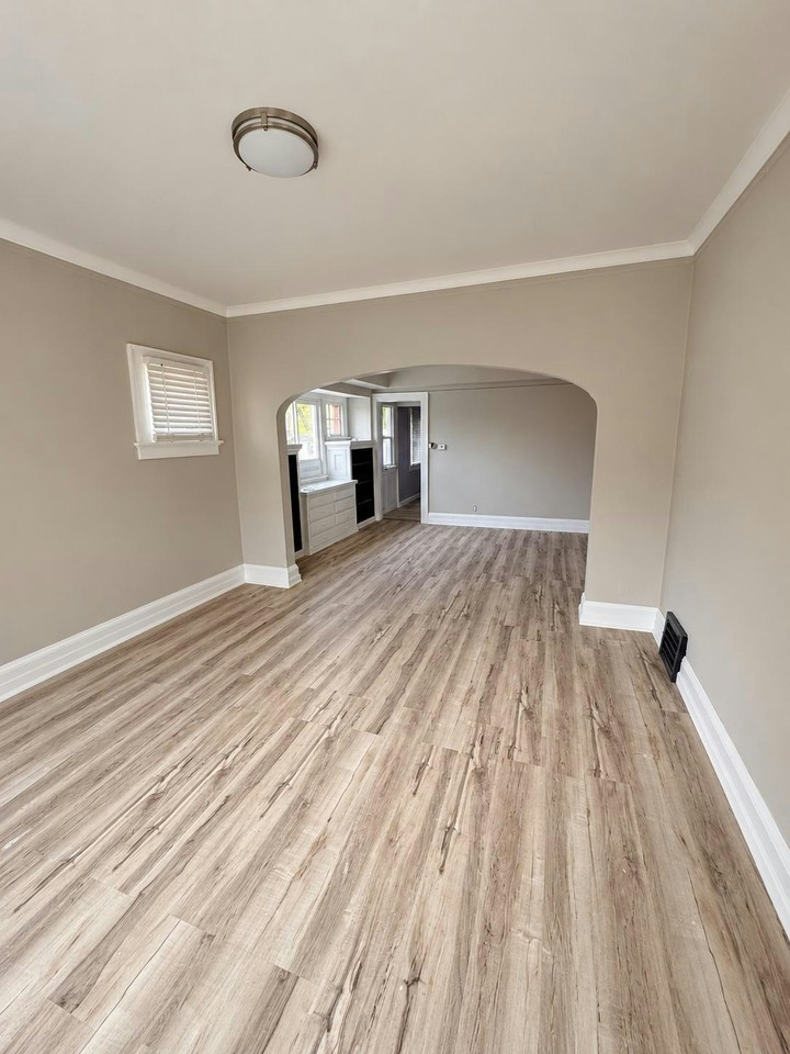 2128 West Atkinson Avenue - Photo 5 of 7