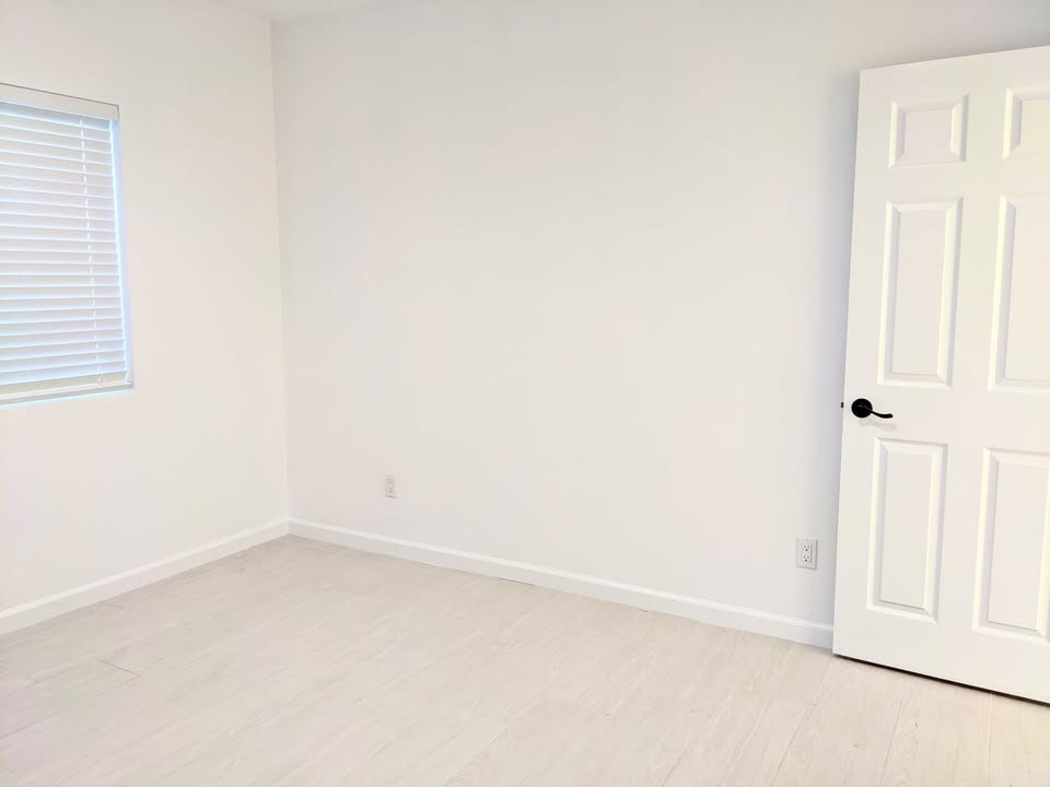 428 South Falcon Street - Photo 4 of 13