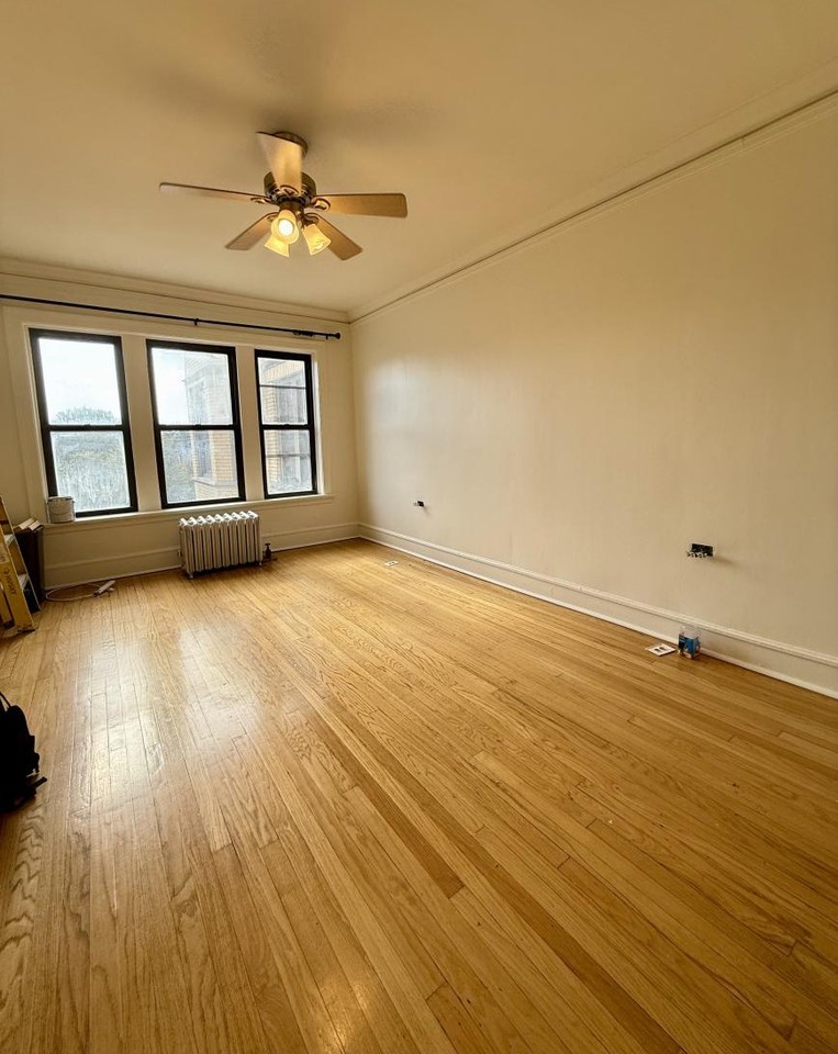 2328 N Spaulding Ave - Photo 4 of 9