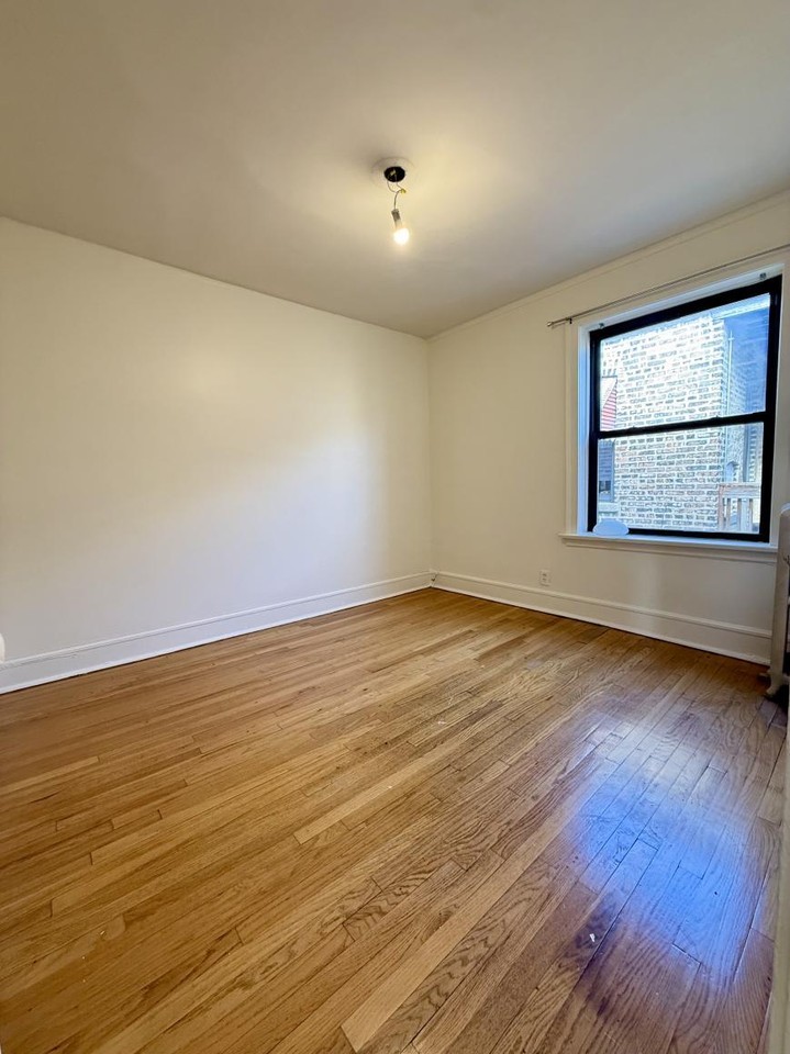 2328 N Spaulding Ave - Photo 5 of 9
