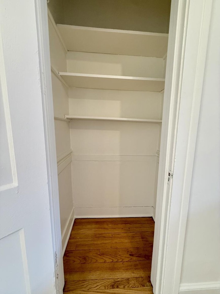 2328 N Spaulding Ave - Photo 6 of 9