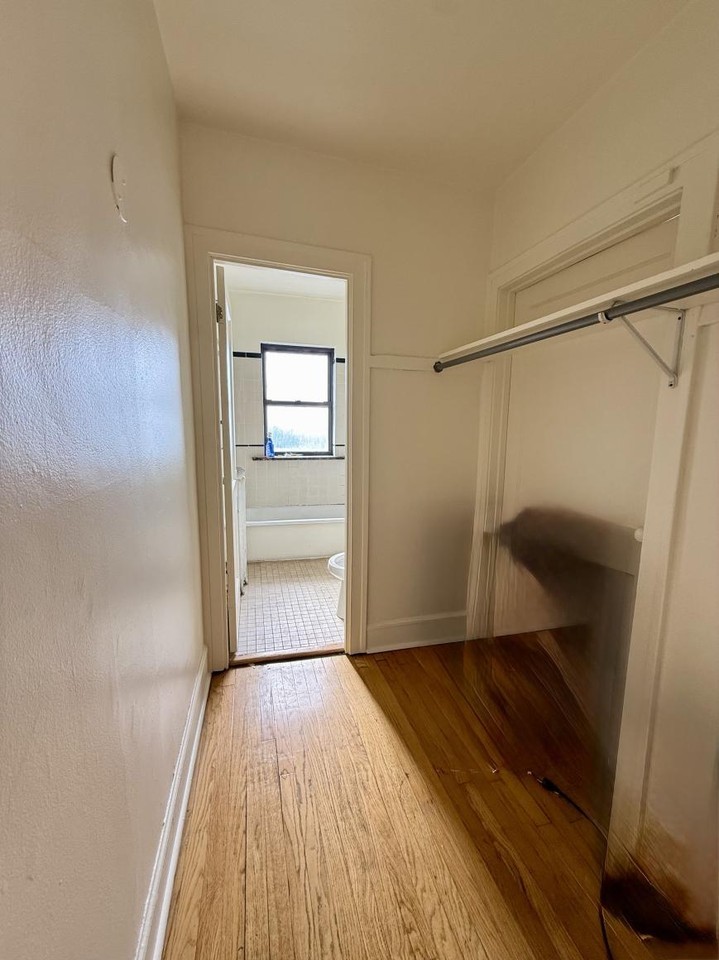 2328 N Spaulding Ave - Photo 7 of 9