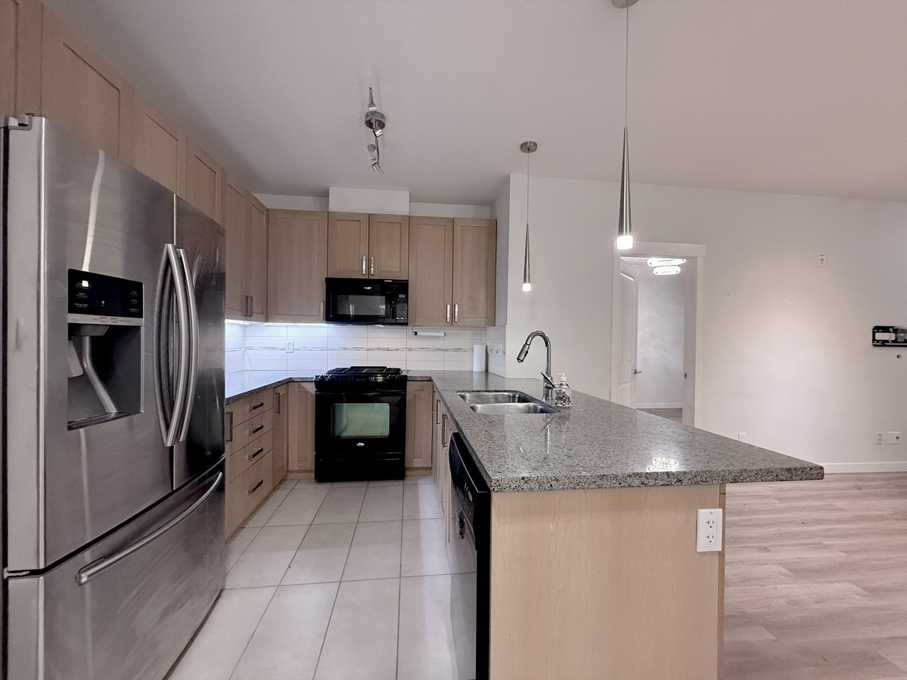 15988 26 Avenue - Photo 3 of 34