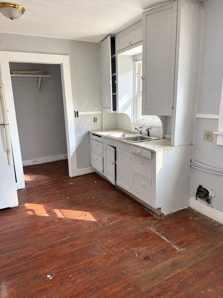 501 S Prospect St - Photo 3 of 5