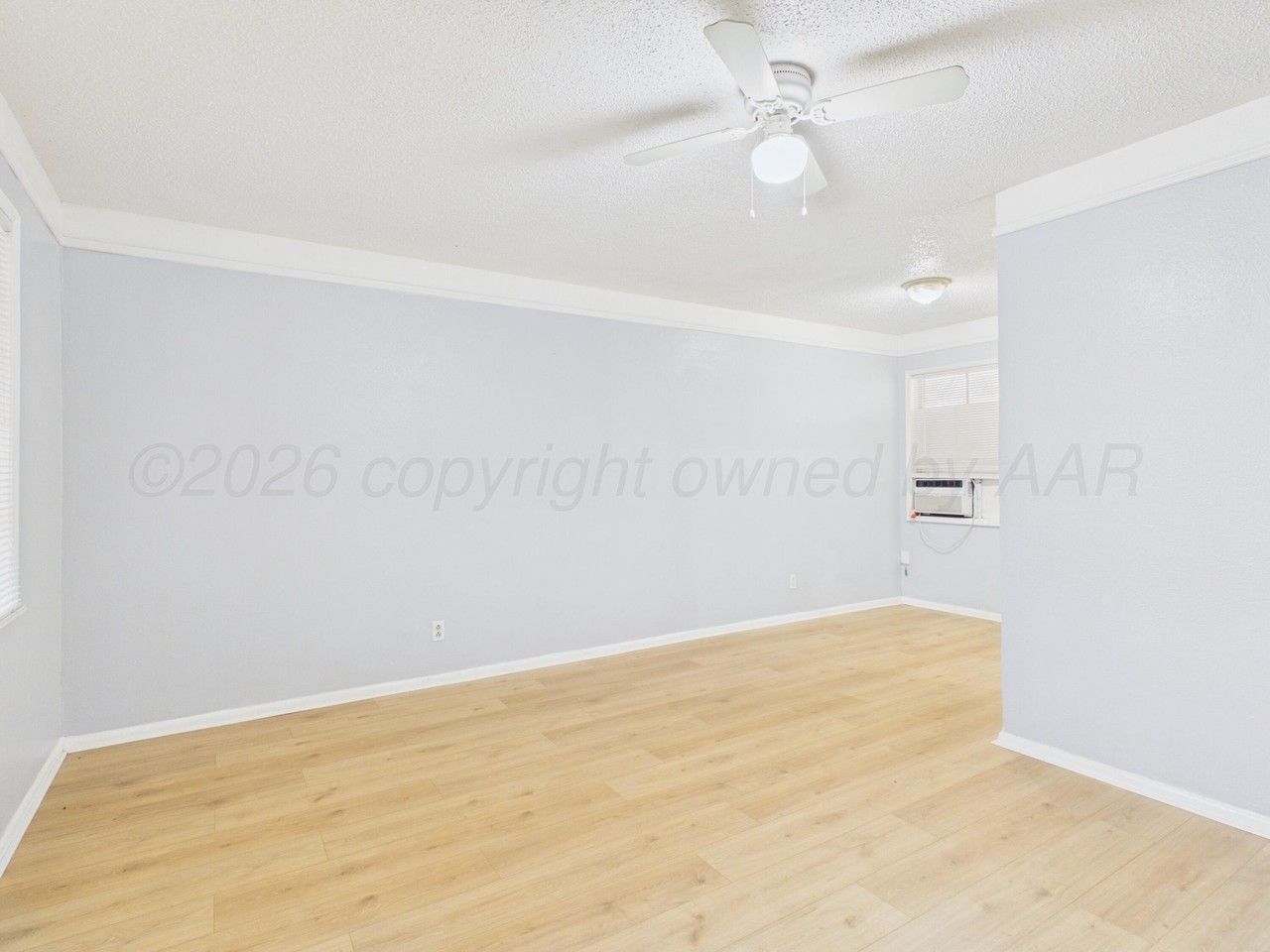 2711 Duncan Dr - Photo 2 of 19