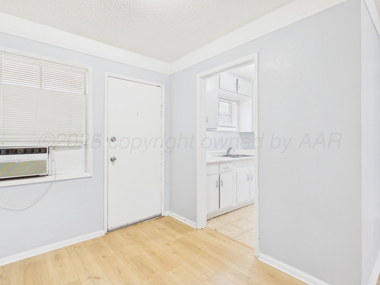 2711 Duncan Dr - Photo 4 of 19